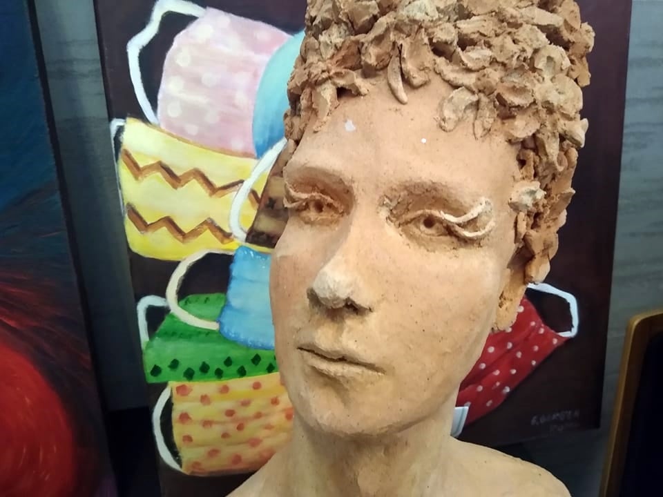 zbliżenie  głowa kobiety – rzeźba